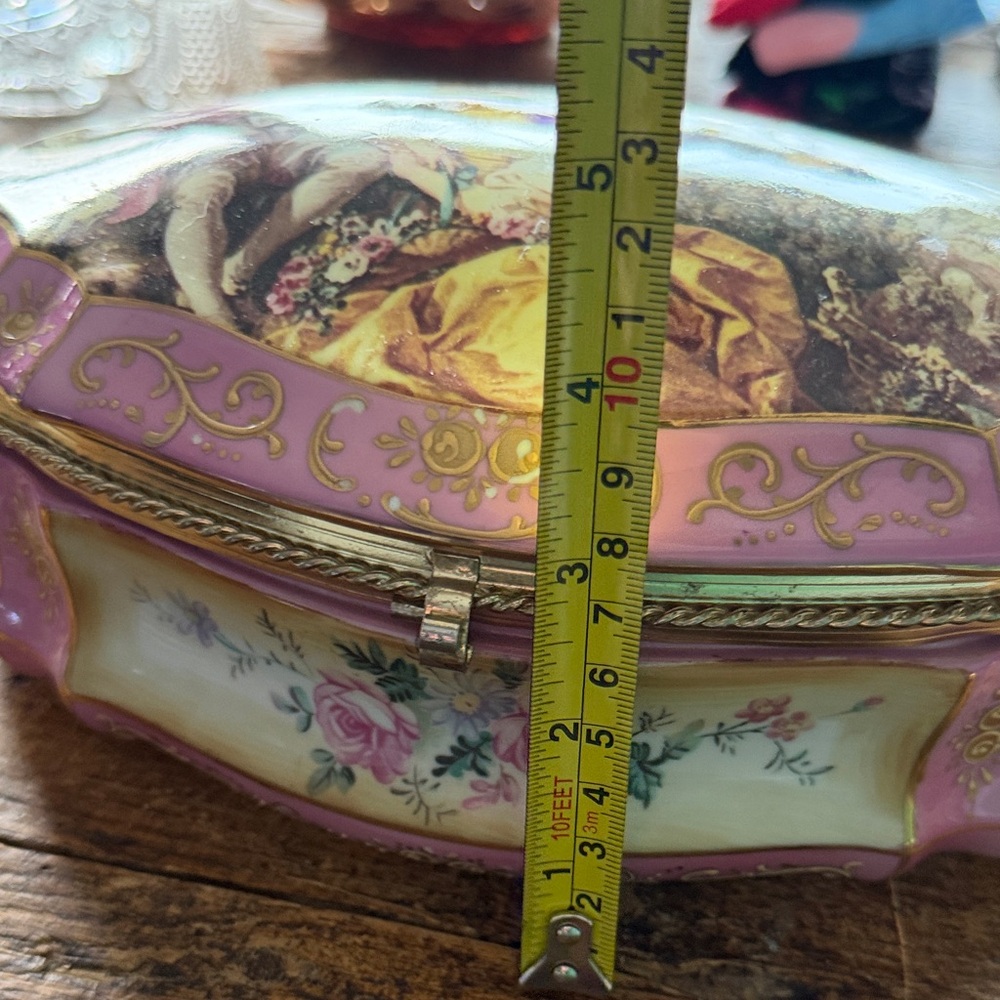 Vintage Large Andrea by Sadek Decorative Jewelry Box with Romantic Scene - Picture 8 of 14